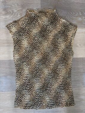 Sleeveless High-Neck Tank Top in Brown Animal Print